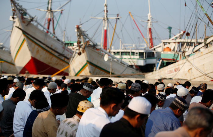 به‌ وێنه‌.. موسڵمانانى جيهان جه‌ژن پيرۆز ده‌كه‌ن